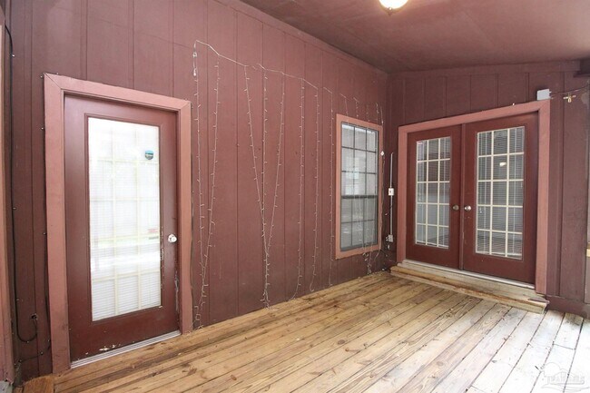 Building Photo - 5250 Powrie Dr