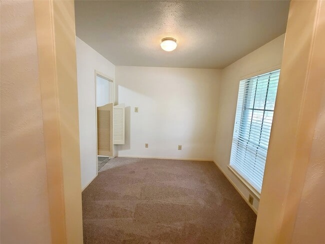 Building Photo - 7409 Brentcove Cir