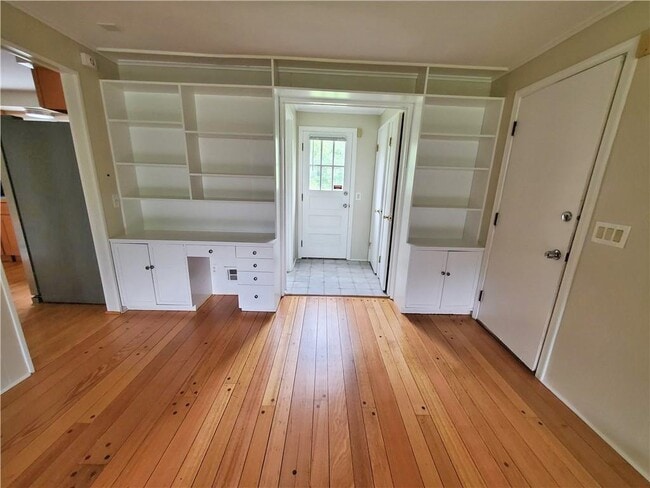 Building Photo - 44 Roby Dr