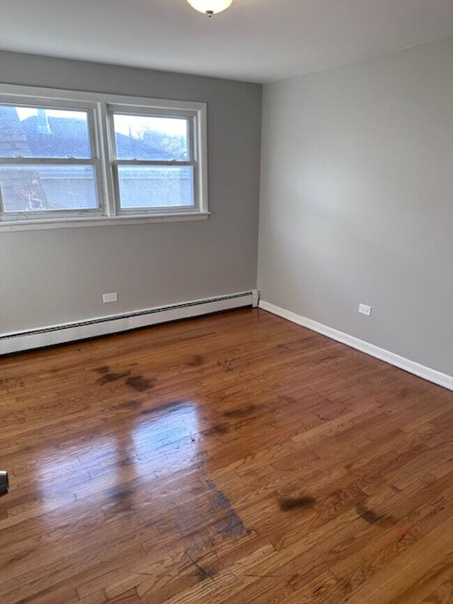 Building Photo - 4536 S Springfield Ave