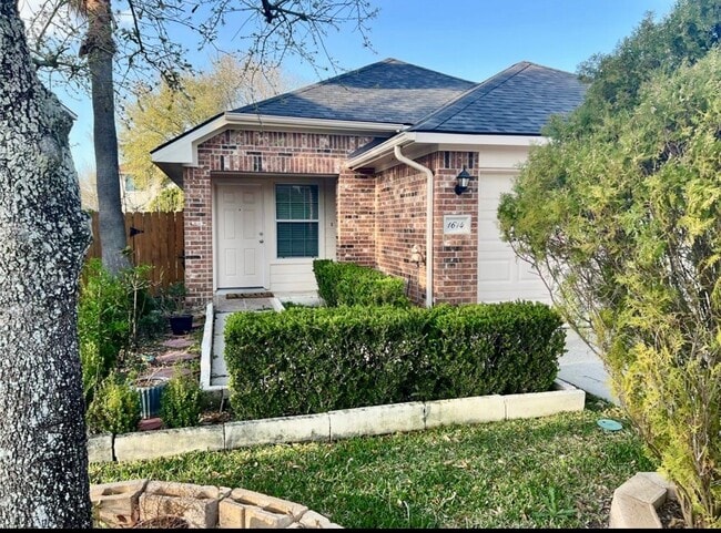 Building Photo - 1614 York Creek Dr