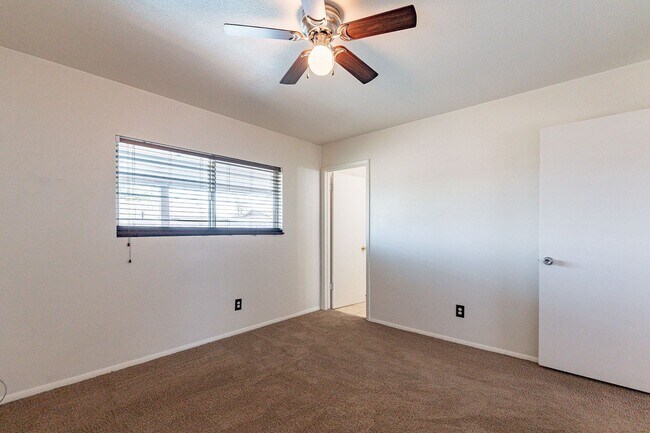 Building Photo - 4501 W Cinnabar Ave