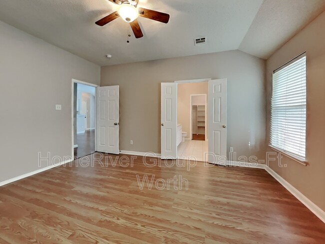 Building Photo - 1413 Deville Cir