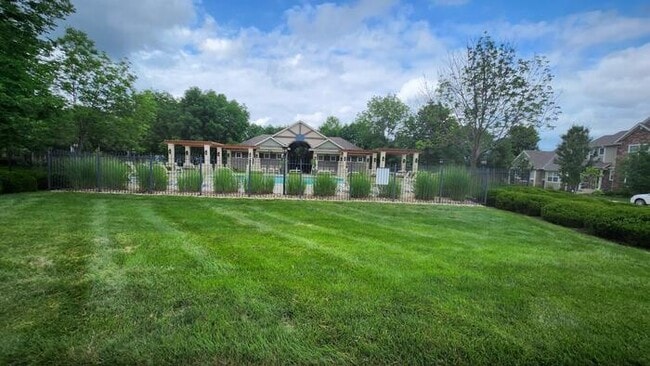 Building Photo - 4 bed 3 bath 2 car garage all maintenance ...