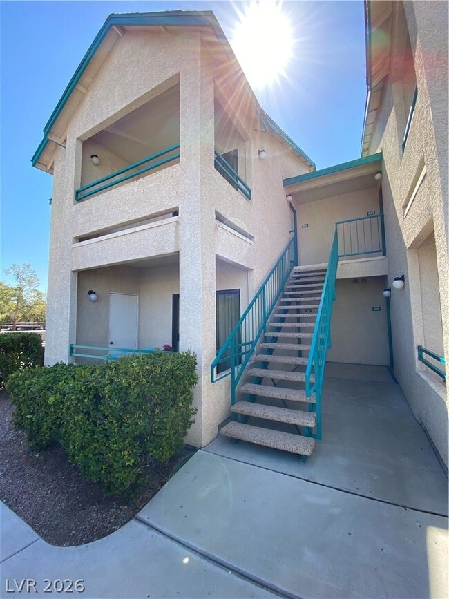 Building Photo - 5271 S Lindell Rd