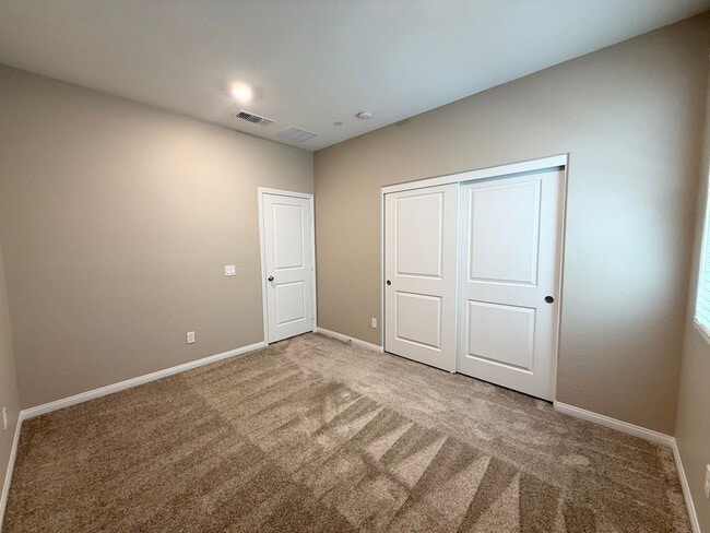 Building Photo - 3/BD 2/BA W/Den Prime Summerlin West Location – Beautiful One-Story Home