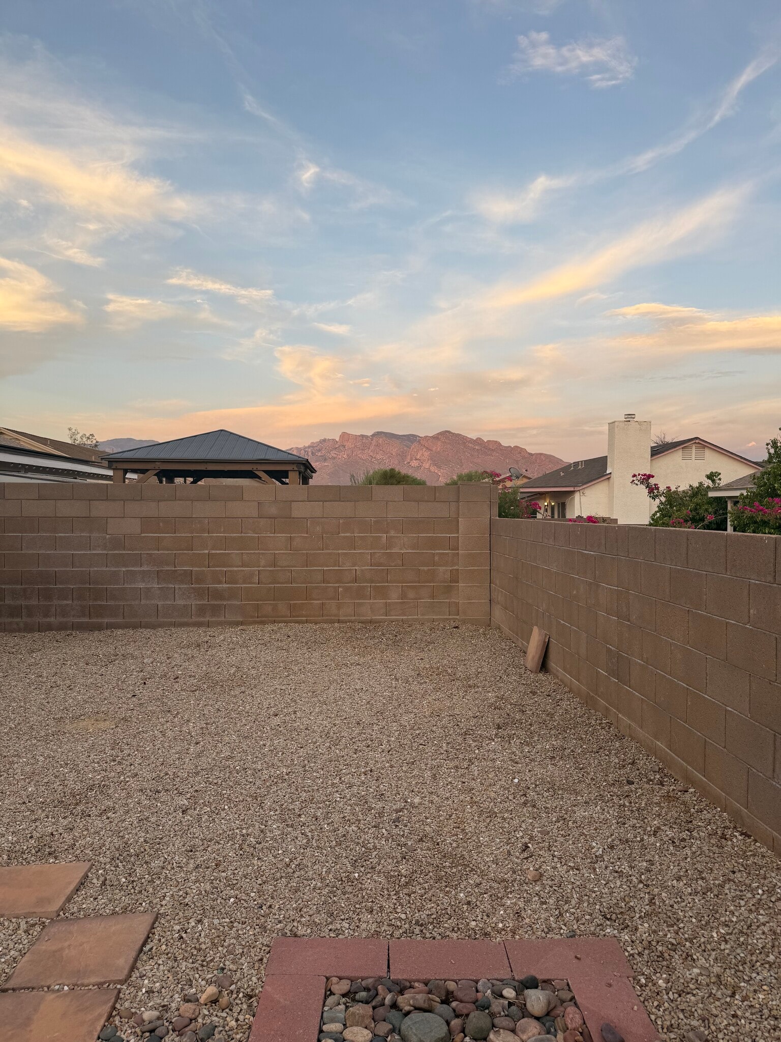Building Photo - 2601 W Camino del Medrano