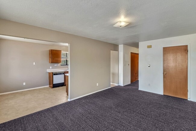 Building Photo - 455 Topaz Dr