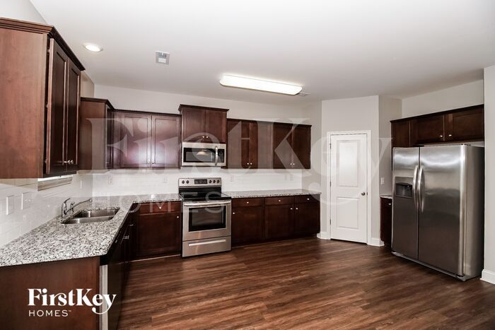 Building Photo - 9109 Marion Oaks Dr