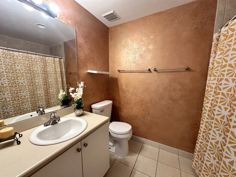 Building Photo - 8423 Bernwood Cove Loop