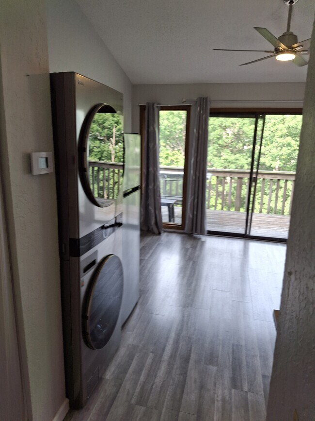 Primary Photo - 150 SWS Dr