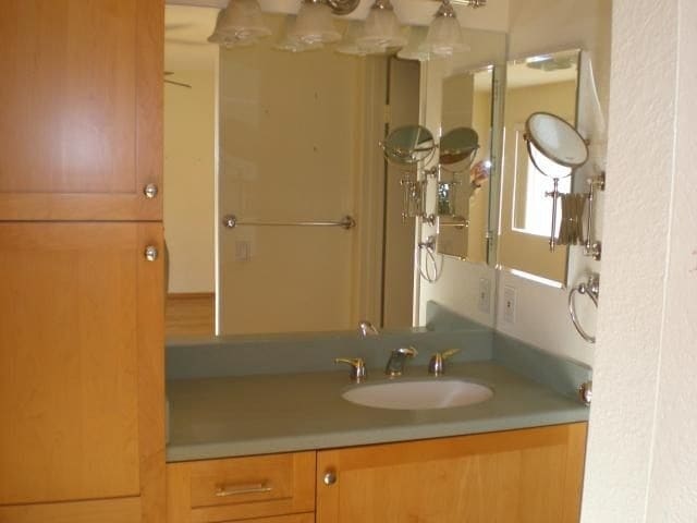 Building Photo - 3275 Caminito Eastbluff