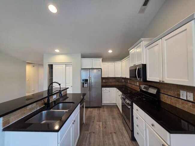 Building Photo - 6009 Pimlico Dr