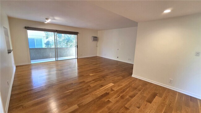 Building Photo - 1831 Parnell Ave