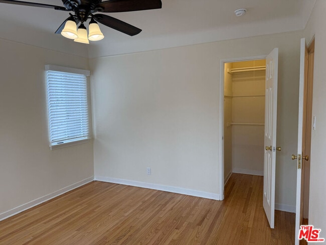Building Photo - 617 W Glenoaks Blvd