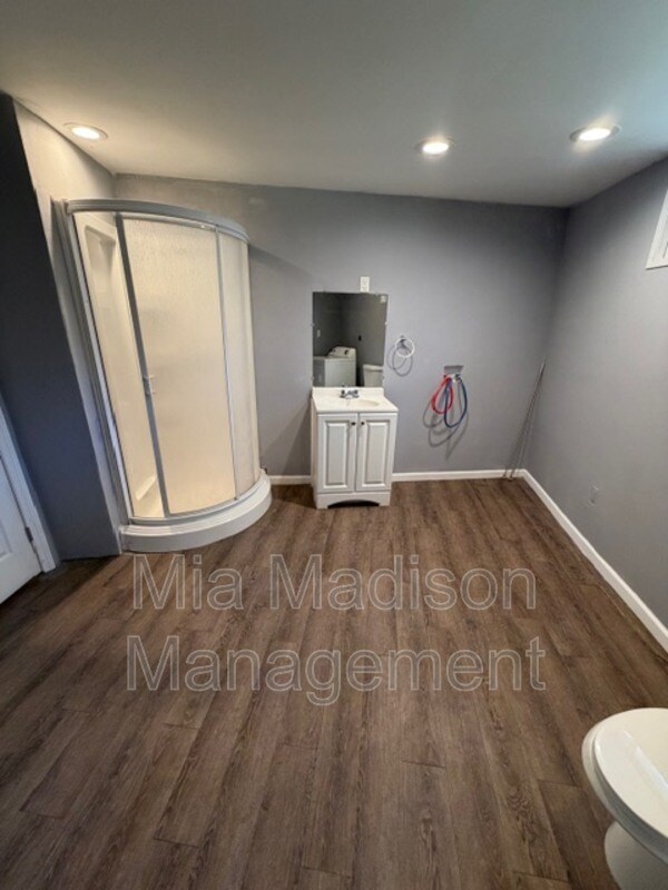 Building Photo - 5321 Athena Dr