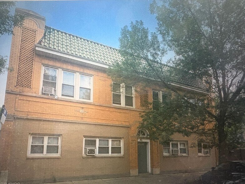 Building Photo - 2731 N Austin Ave