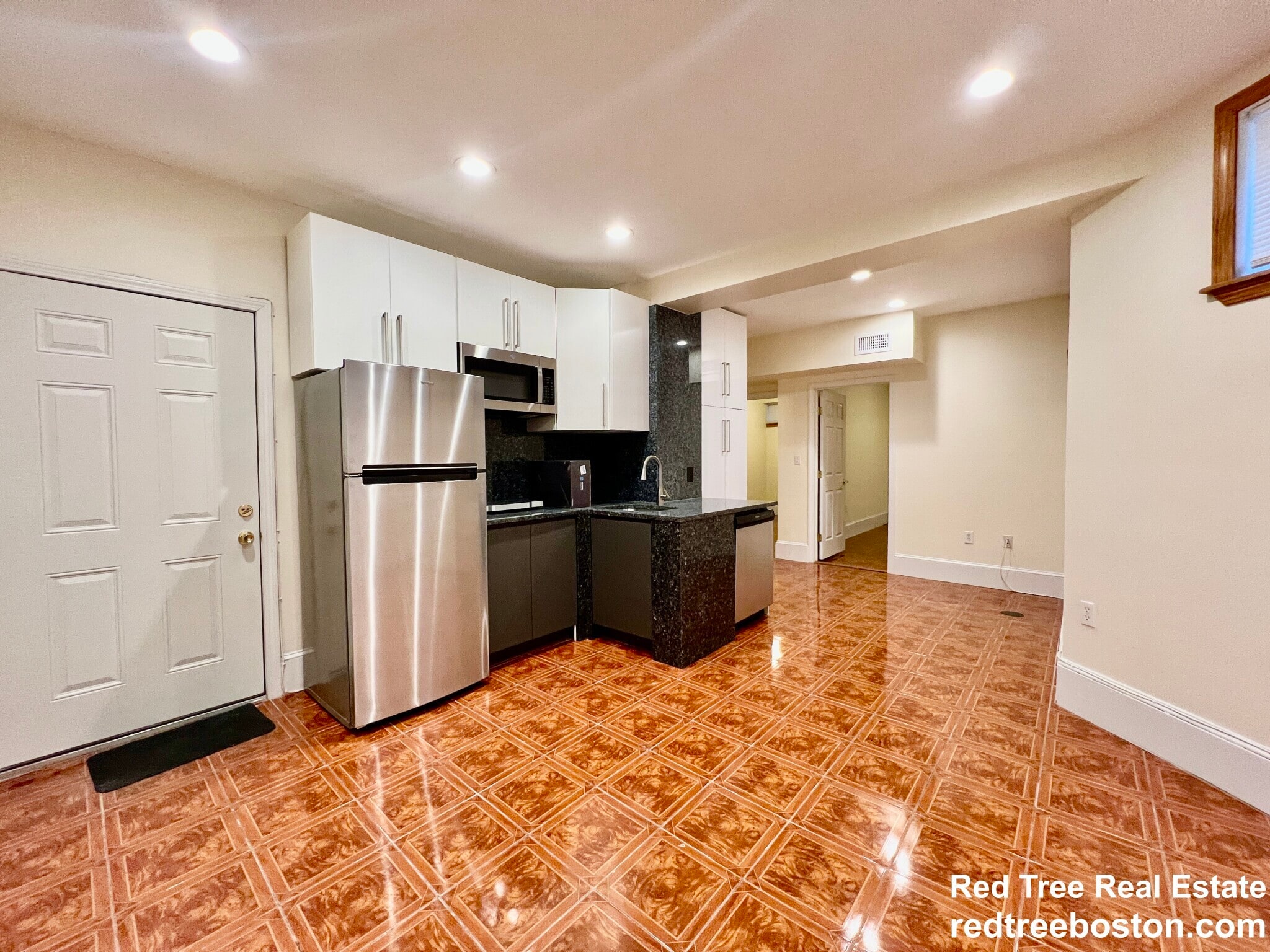 Building Photo - 69 Babcock St