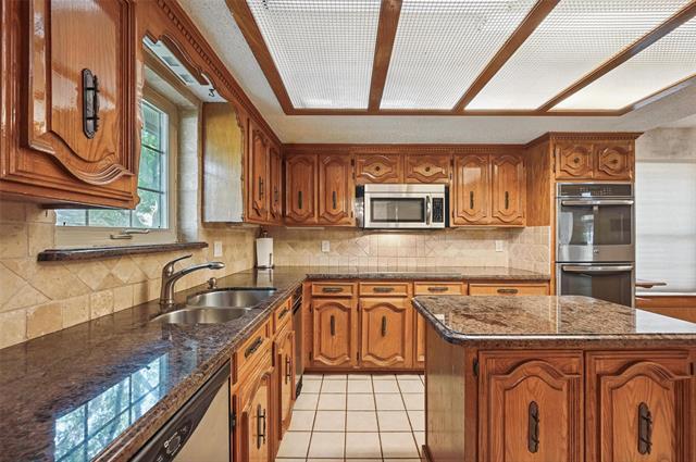 Building Photo - 9719 Amberley Dr