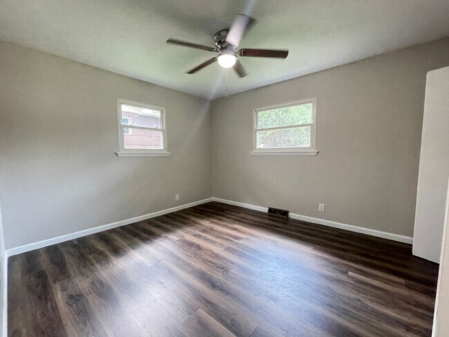 Building Photo - 1932 S Broadway Ave