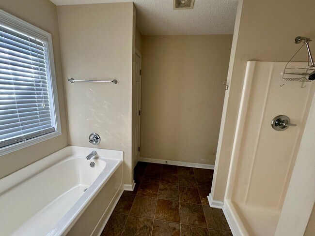 Building Photo - 3760 Vinca St