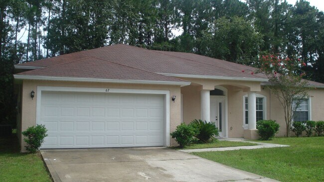 Building Photo - 4/2/2, Beautiful and Spacious!