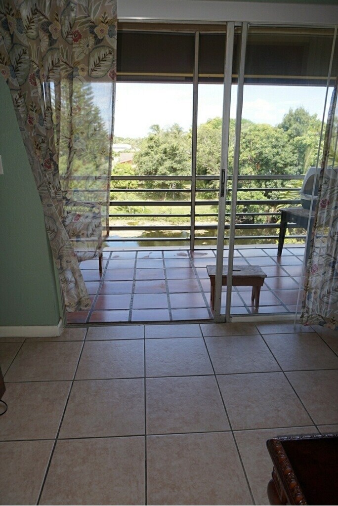 Building Photo - 120 Sparrow Dr