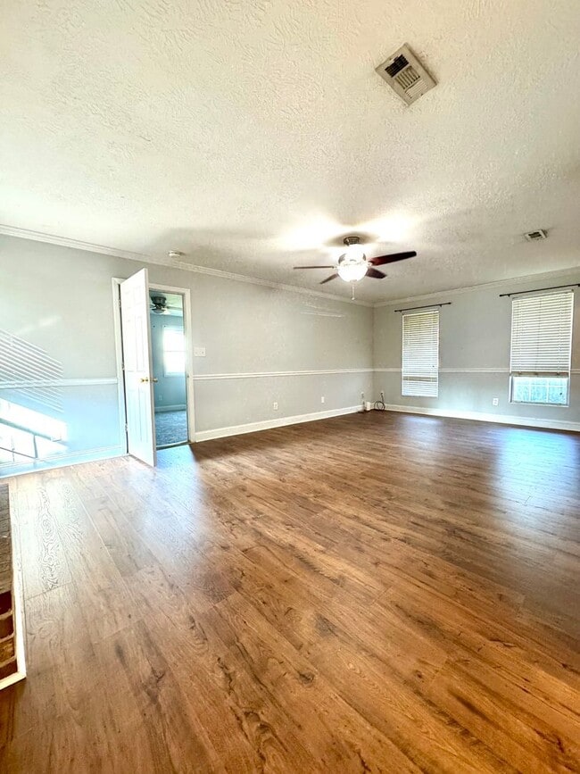 Building Photo - 308 Candlewood Dr