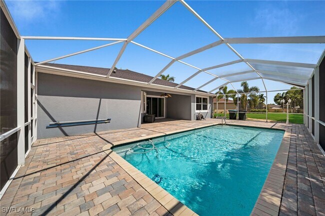 Building Photo - 271 Destiny Cir