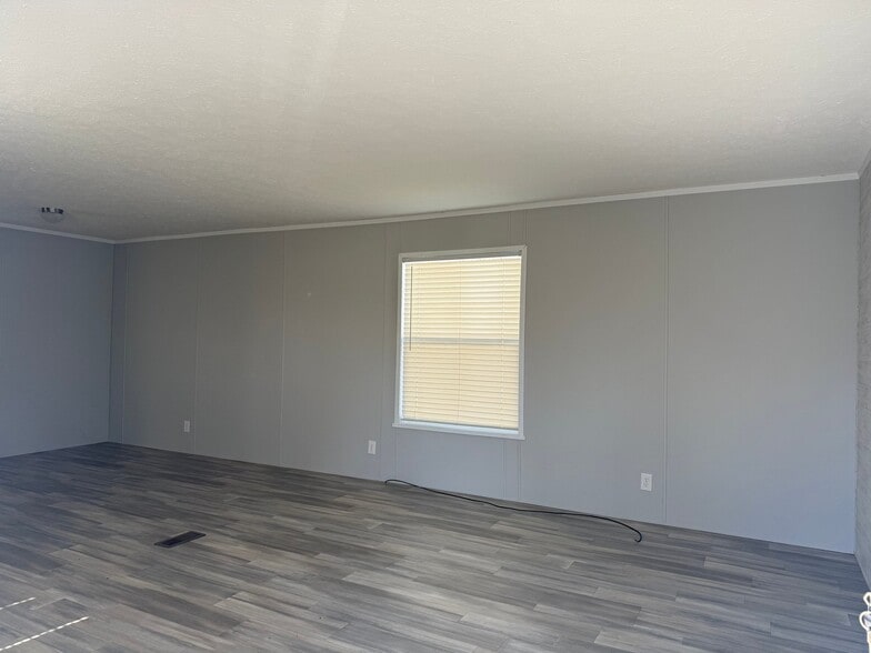 Building Photo - 16315 US-54