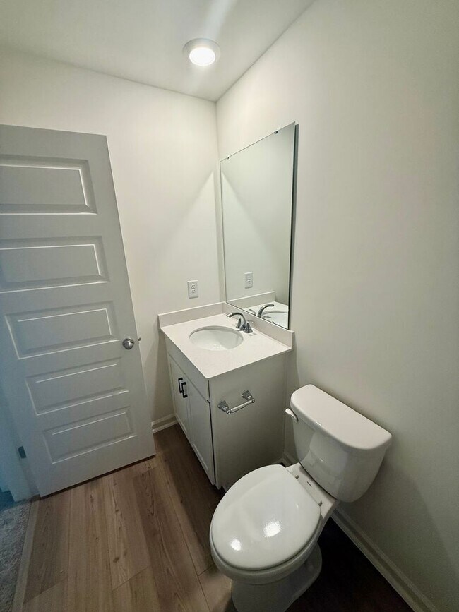 Building Photo - Three bedroom, 2.5 bath townhome in Mebane...