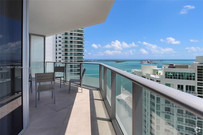 Building Photo - 1300 Brickell Bay Dr