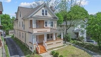 Building Photo - 944 Bellevue Ave