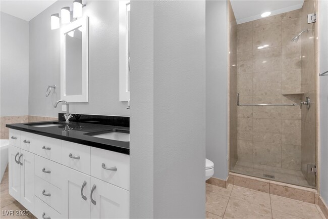 Building Photo - 4525 Dean Martin Dr