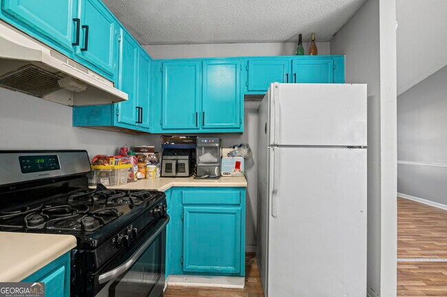 Building Photo - 5626 Pine Gate Dr