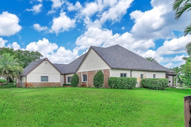 Building Photo - 4920 SW 170th Ave