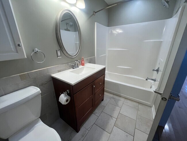 Building Photo - 229 S Dearborn Ave