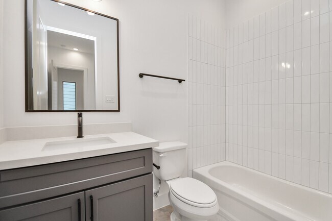 Building Photo - 2313 Eagle St