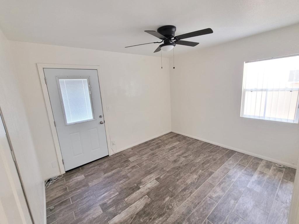 Building Photo - 204 W Duell St