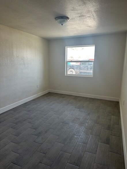 Building Photo - 23 W Eyman St