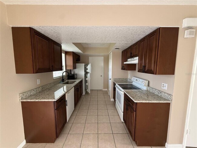 Building Photo - 133 Alderwood Dr