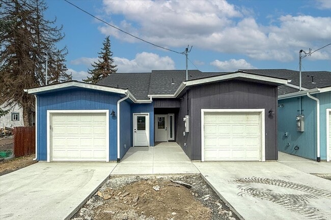 Building Photo - 2232 W 4th Ave