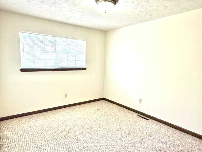 Building Photo - 3812 Memorial Blvd