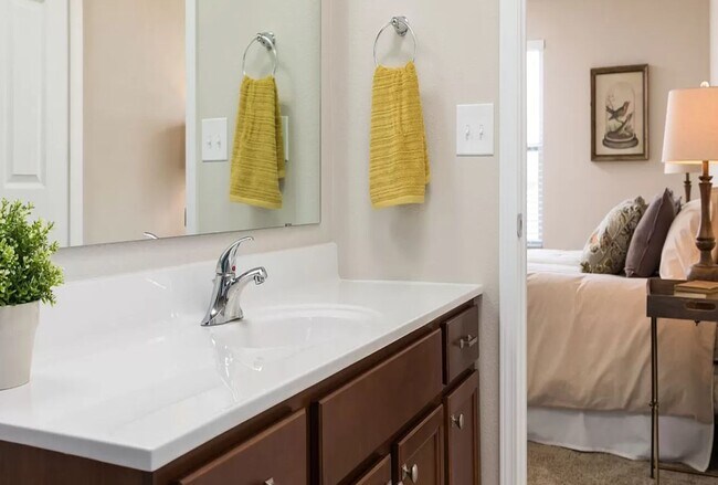Building Photo - Newer Home near Outstanding Schools!