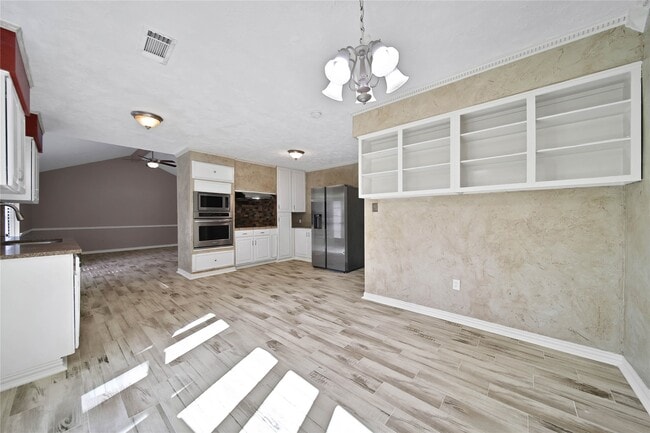 Building Photo - 2006 Mermaid Ln