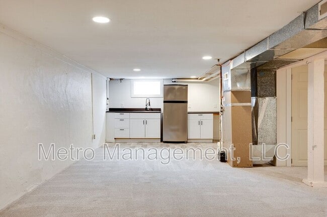Building Photo - 1415 N Rosa Parks Way