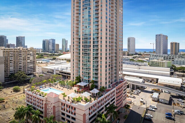 Building Photo - 801 S King St