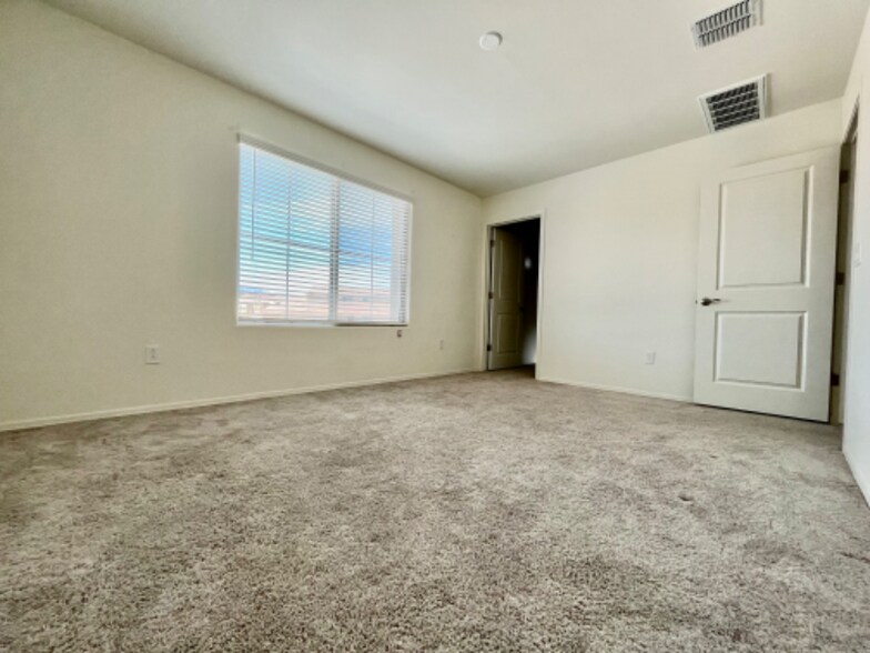 Building Photo - 11010 S Silver Fern Dr