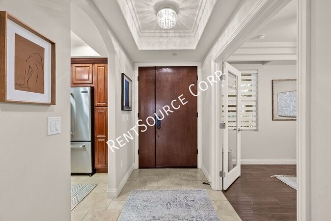 Building Photo - 12044 Hoffman St