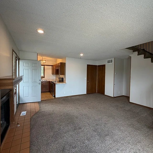 Building Photo - 1007 N Lakewind St